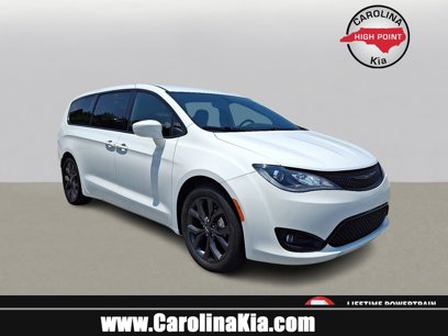 Used 2020 Chrysler Pacifica Touring w/ S Appearance Package