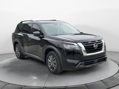 Used 2024 Nissan Pathfinder SV
