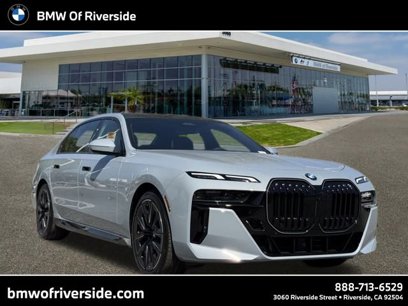 New 2025 BMW 760i xDrive w/ Premium Package