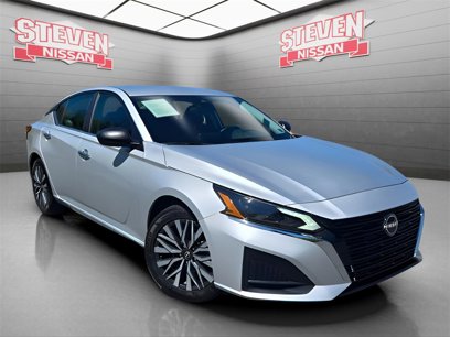 Used 2024 Nissan Altima 2.5 SV