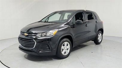 Used 2022 Chevrolet Trax LS w/ Tint and Cruise Package