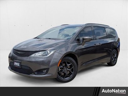 Used 2019 Chrysler Pacifica Touring-L w/ Premium Audio Group
