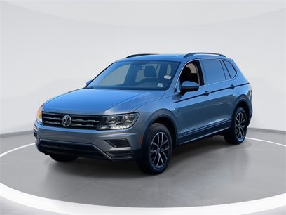 Used 2021 Volkswagen Tiguan SE w/ Panoramic Sunroof Package