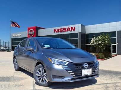 New 2025 Nissan Versa SV w/ Trunk Package