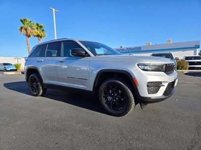 Used 2024 Jeep Grand Cherokee Altitude