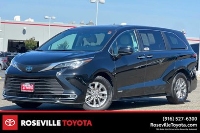 Used 2021 Toyota Sienna XLE
