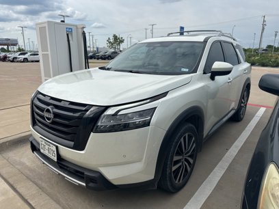 Used 2023 Nissan Pathfinder Platinum w/ Black Appearance Package