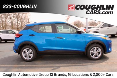 New 2025 Nissan Kicks Play S
