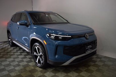 New 2025 Volkswagen Tiguan SE