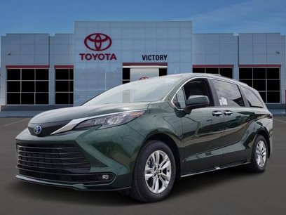 New 2025 Toyota Sienna XLE