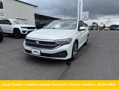 Used 2024 Volkswagen Jetta SE w/ Panoramic Sunroof Package