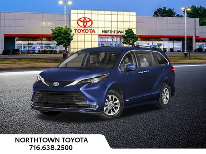 New 2025 Toyota Sienna XLE