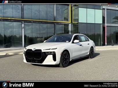New 2025 BMW 760i xDrive w/ Premium Package