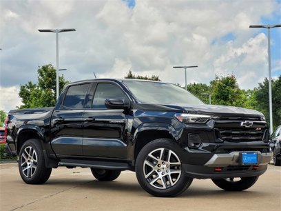 Used 2024 Chevrolet Colorado Z71 w/ Z71 Convenience Package 2