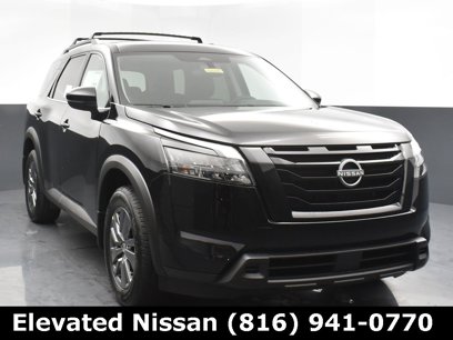 New 2025 Nissan Pathfinder SV w/ Black Appearance Package