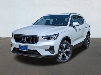 New 2025 Volvo XC40 B5 Core w/ Protection Package Premier