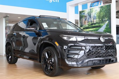 New 2025 Volkswagen Tiguan SE R-Line