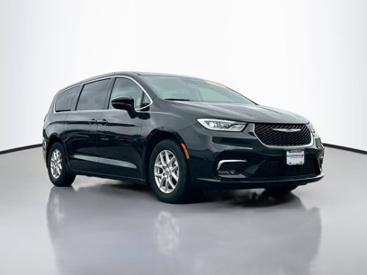 Used 2023 Chrysler Pacifica Touring-L