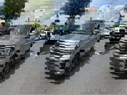 Used 2024 Ford Expedition XLT