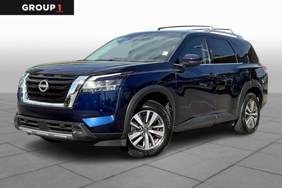 Used 2023 Nissan Pathfinder SL w/ Lighting Package (N92)