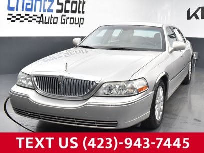 Used 2005 Lincoln Town Car Signature