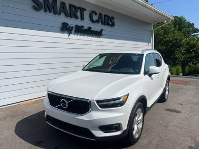 Used 2022 Volvo XC40 T4 Momentum