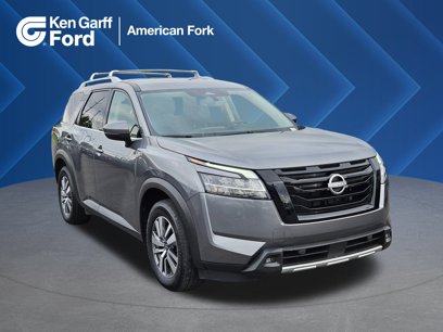 Used 2023 Nissan Pathfinder SL w/ Black Appearance Package