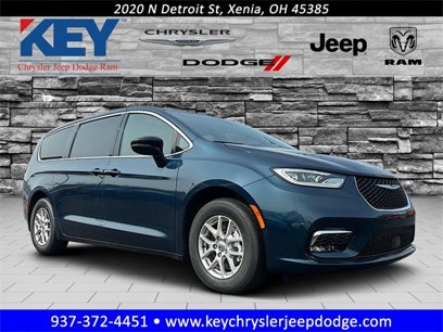 New 2025 Chrysler Pacifica Select