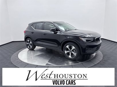 New 2025 Volvo XC40 B5 Plus w/ Protection Package Premier