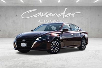 Used 2023 Nissan Altima 2.5 SV w/ SV Premium Package