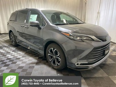 New 2025 Toyota Sienna Platinum