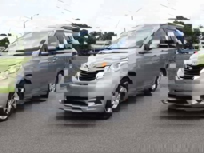 Used 2011 Toyota Sienna LE