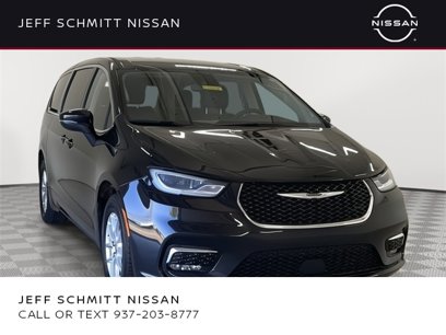 Used 2023 Chrysler Pacifica Touring-L