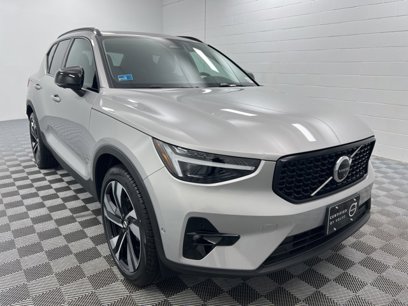 New 2025 Volvo XC40 B5 Plus w/ Protection Package Premier