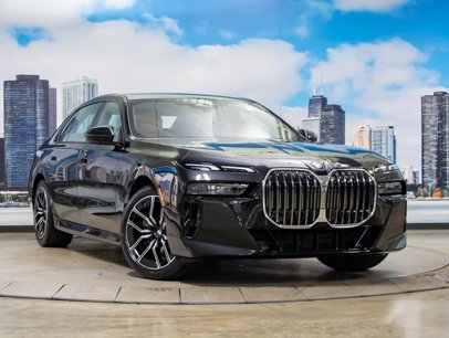 New 2025 BMW 740i xDrive w/ Premium Package