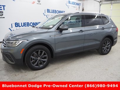 Used 2022 Volkswagen Tiguan SE w/ Panoramic Sunroof Package