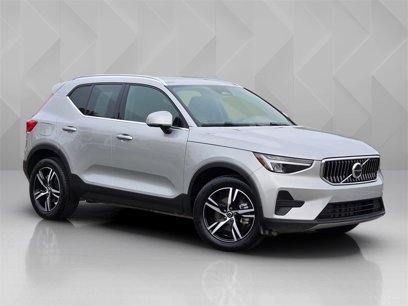 Used 2025 Volvo XC40 B5 Core