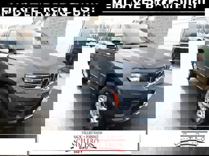 New 2025 Jeep Grand Cherokee Laredo