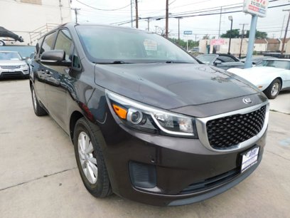 Used 2017 Kia Sedona LX w/ LX Essentials Premium Package
