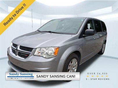 Used 2018 Dodge Grand Caravan SE w/ UConnect Hands-Free Group