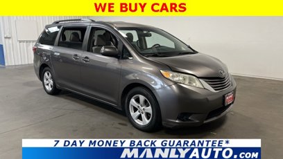 Used 2017 Toyota Sienna LE