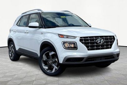 New 2025 Hyundai Venue SEL