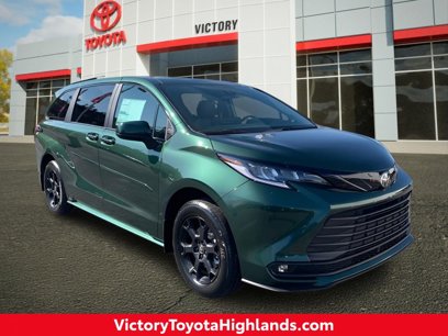 New 2025 Toyota Sienna XLE Woodland Edition