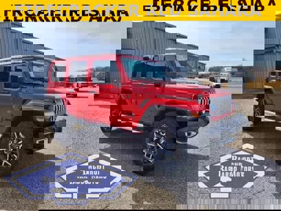 New 2025 Jeep Wrangler Unlimited Sahara w/ Dual Top Group