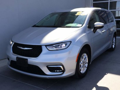 Used 2023 Chrysler Pacifica Touring-L