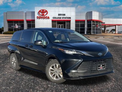 Used 2022 Toyota Sienna LE