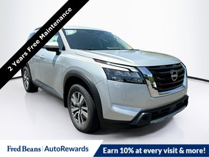 New 2025 Nissan Pathfinder SL w/ Cargo Package
