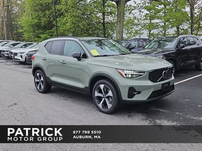 New 2025 Volvo XC40 B5 Plus w/ Protection Package Premier