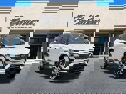 New 2025 Cadillac Optiq Luxury 1