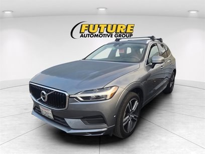 Used 2018 Volvo XC60 T5 Momentum w/ Convenience Package